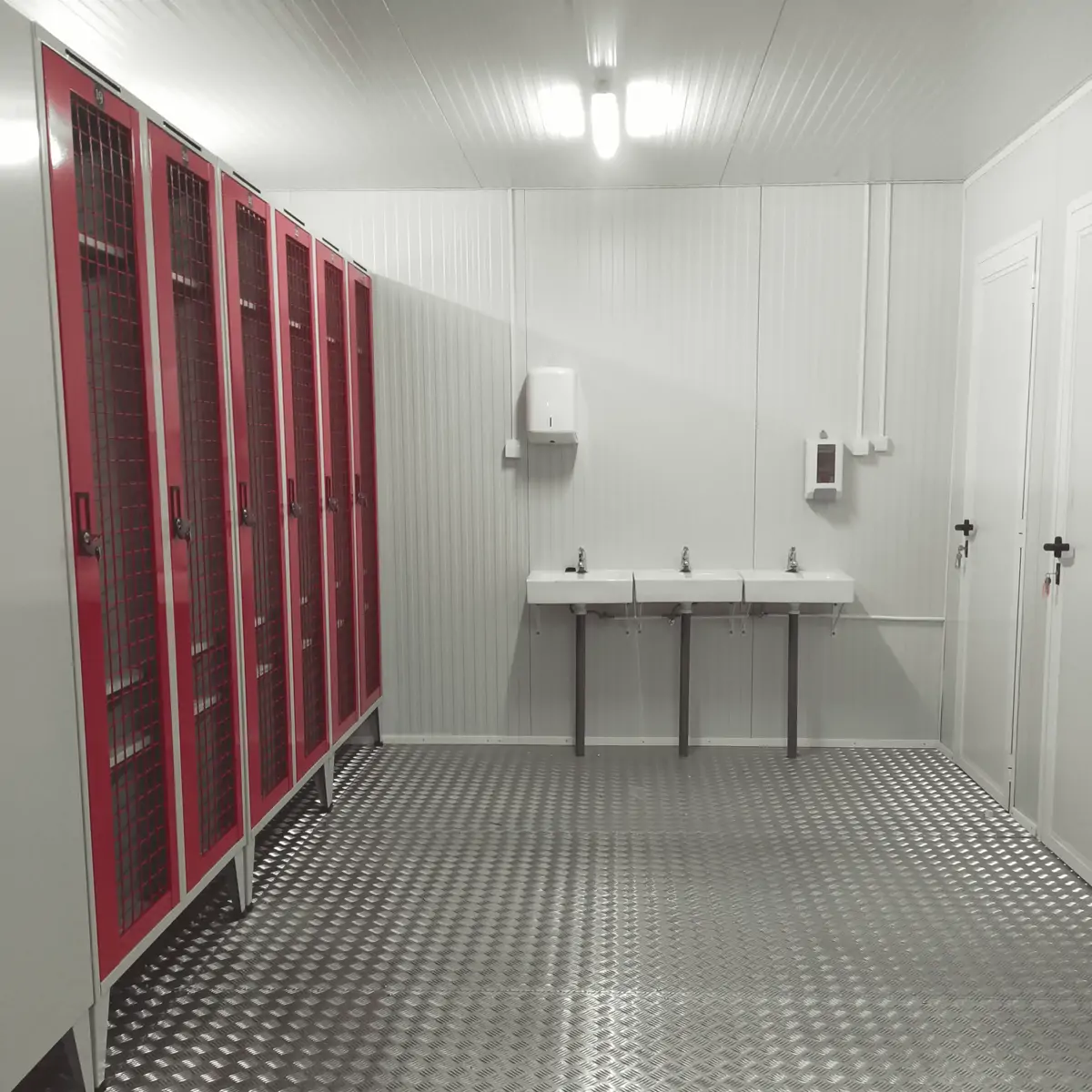 contentor-sanitario-wc-vestiario-e-balneario-4.webp